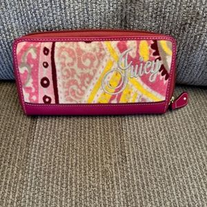 Juicy Couture Zipper Wallet